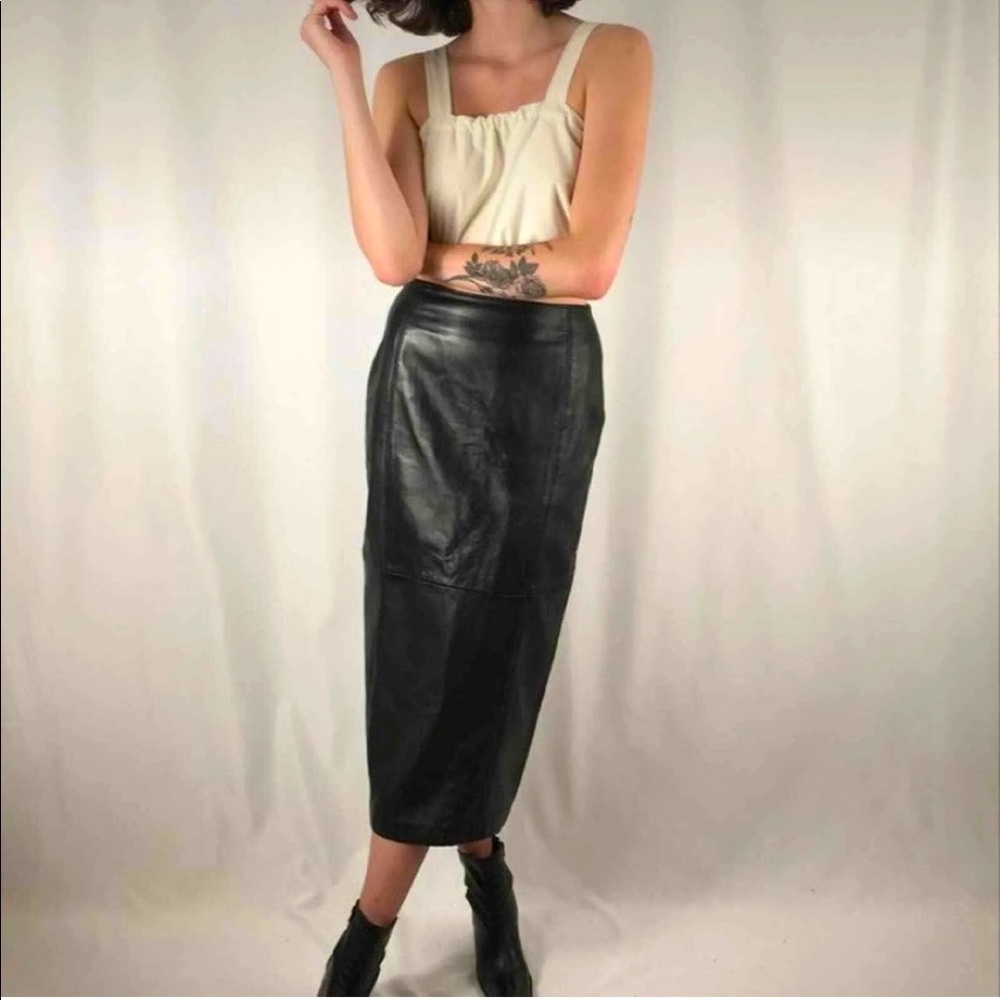 Beautiful Ann Taylor Midi Skirt Size 6 NWT